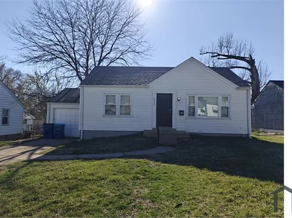 2446 Wieck Dr, Saint Louis, MO 63136