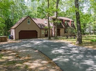 24 Trillium Way, Amherst, MA 01002