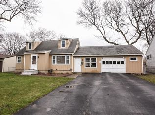 52 Knob Rd, Rochester, NY 14626