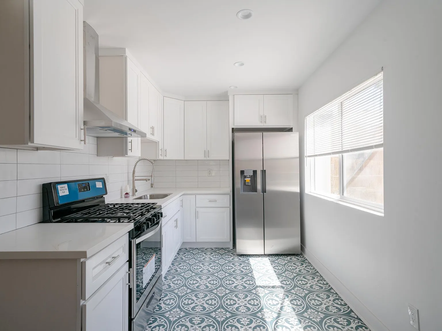2 bed, 675 sqft, $2,500 — Photo 3