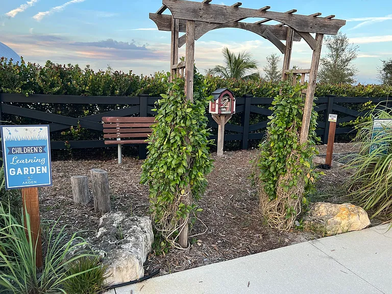 KIDS EDUCATION GARDEN