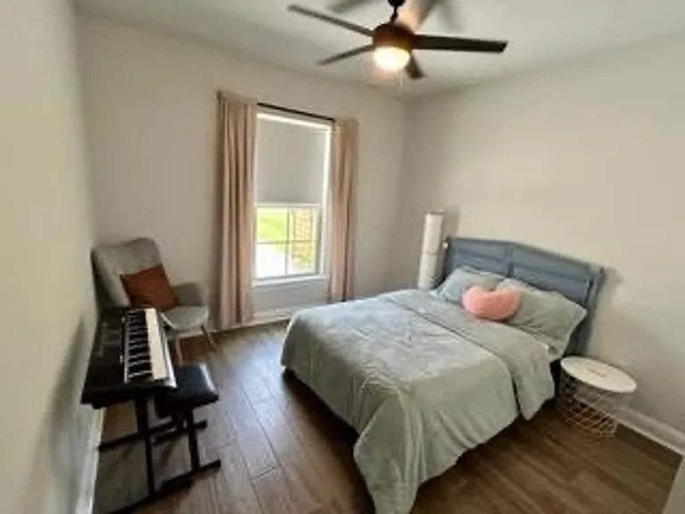 225 Barclay Blvd — Photo 14