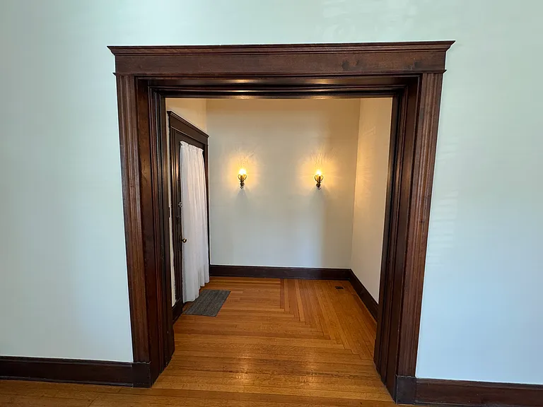 Entry way