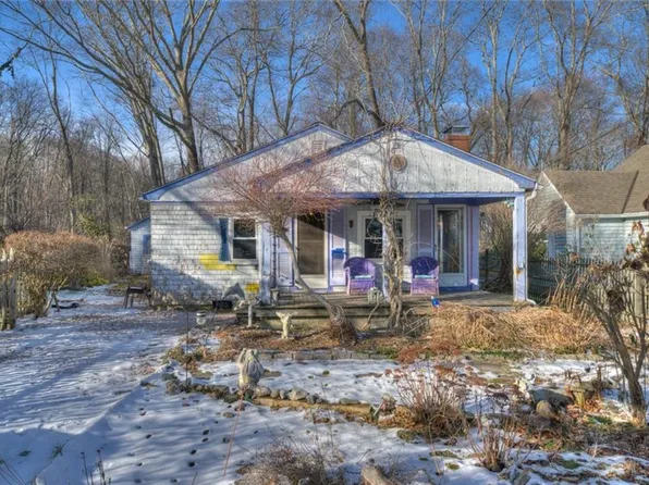 226 Plum Point Rd N, Saunderstown, RI 02874