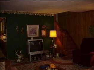 44 Ember Ln, Tarentum, PA 15084