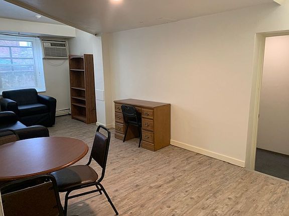 2nd image of 237 W Lakelawn Pl #92e3ad80b