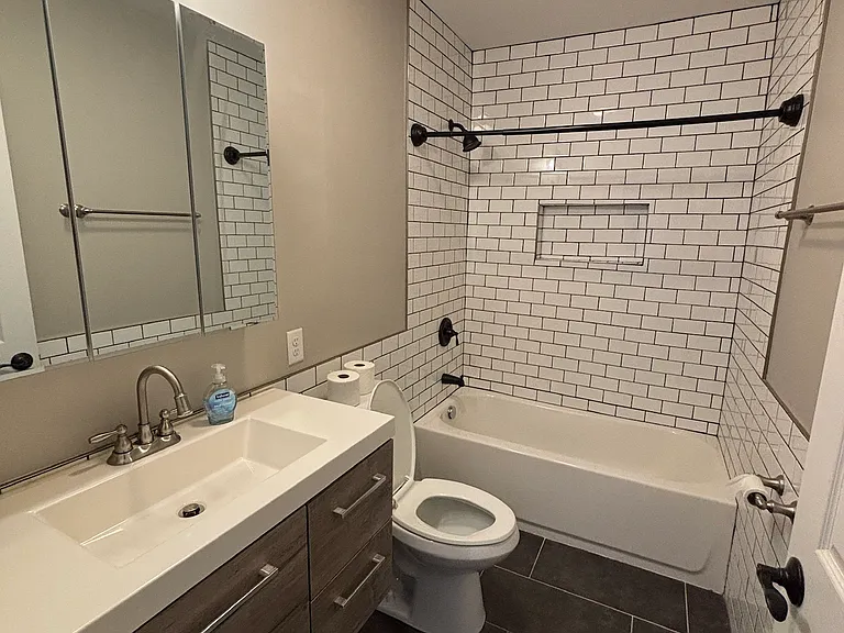 37 Maiden Ln #3B — Photo 11