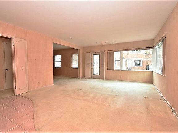 3rd image of 19801 Van Aken Blvd #E208