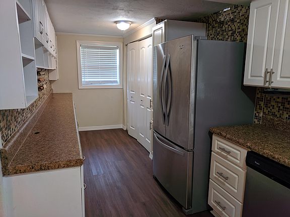 3rd image of 2932 Regatta Dr