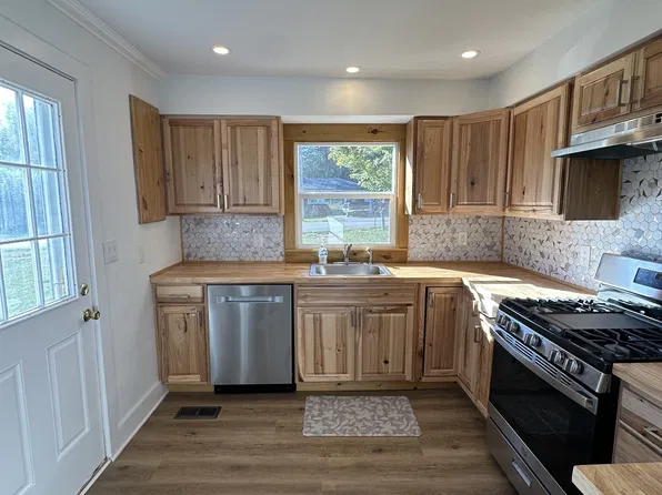 202 Mullican St, McMinnville, TN 37110