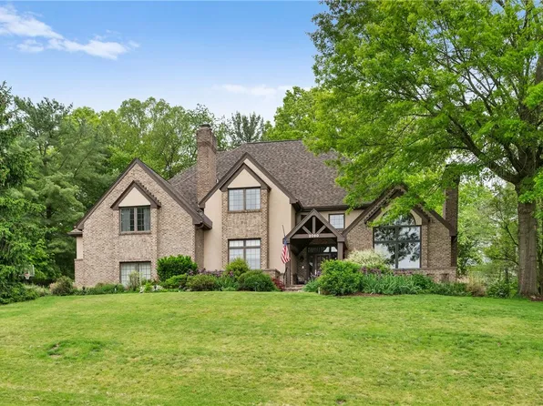 2090 Blairmont Dr, Pittsburgh, PA 15241