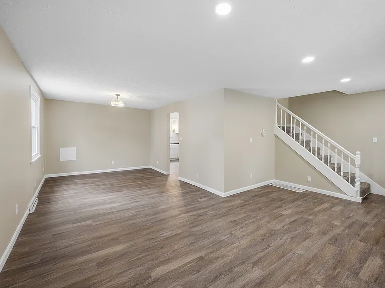 844 Harrison Ave — Photo 8