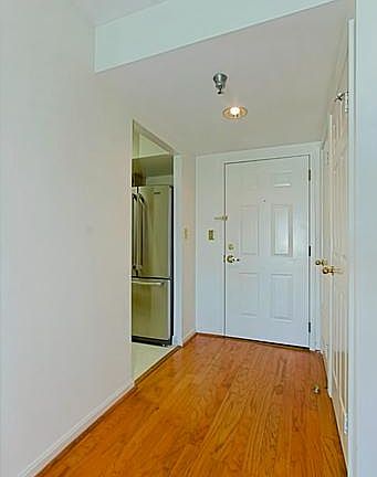 4th image of 2400 Clarendon Blvd APT 915
