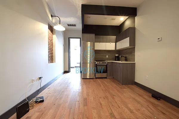 Rented by null | media 14