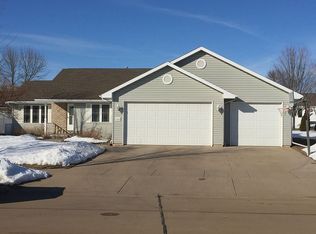 2032 Meadowview St, Kaukauna, WI 54130