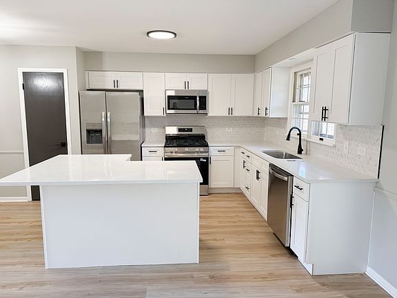4th image of 823 Bradoc St