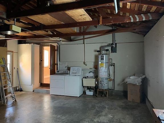 5th image of 1134 Blair Ave