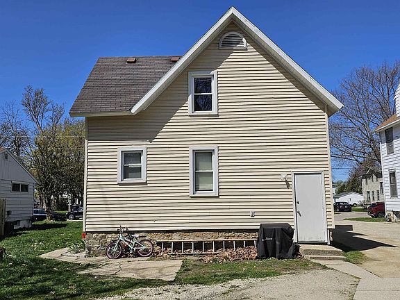 4th image of 306 N Washington St