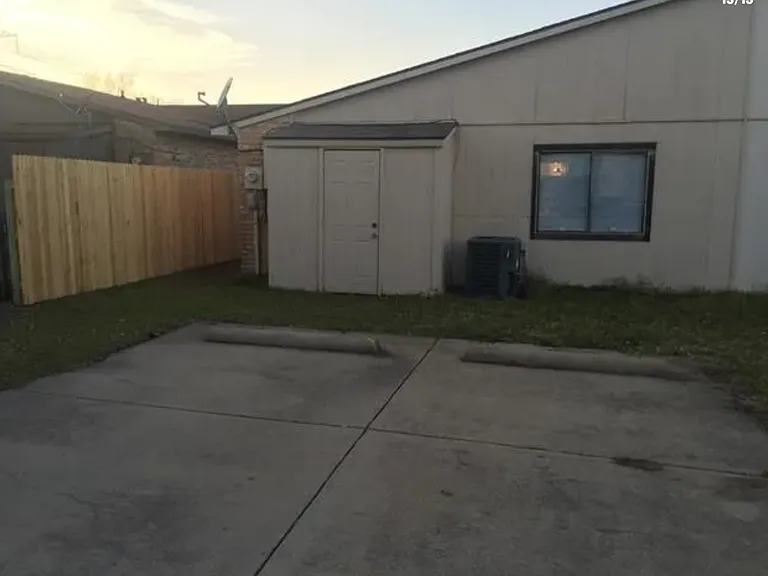 7266 Pineberry Rd — Photo 11