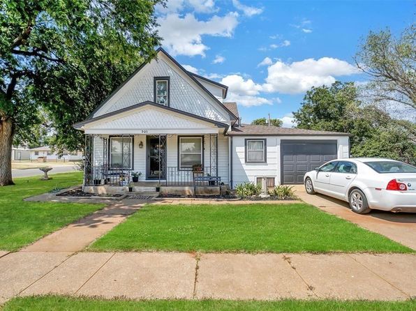 301 E Arapaho Ave, Weatherford, OK 73096