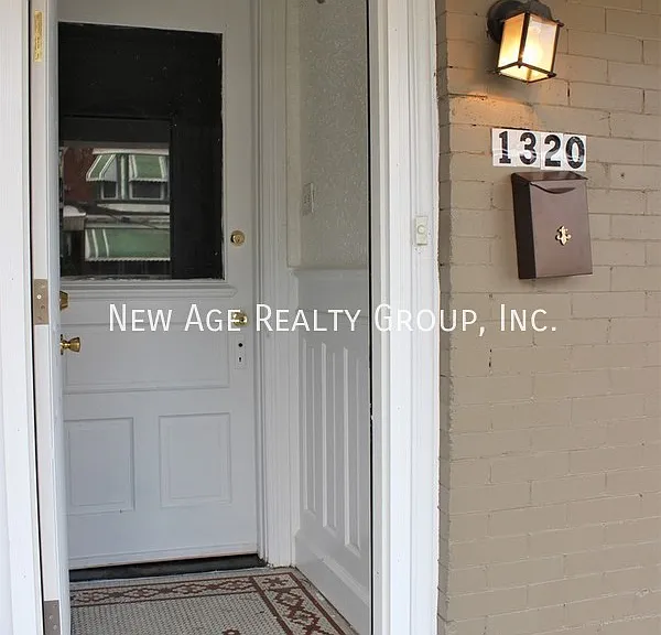 1320 S 51st St — Photo 3