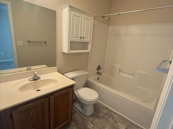 2nd image of 1814 Saddlewood Ct #B