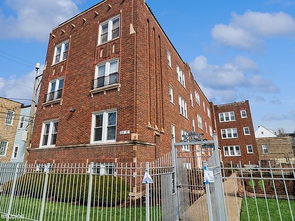2nd image of 1841 N Monticello Ave APT 2E