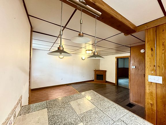 3rd image of 423 E 12th St #3