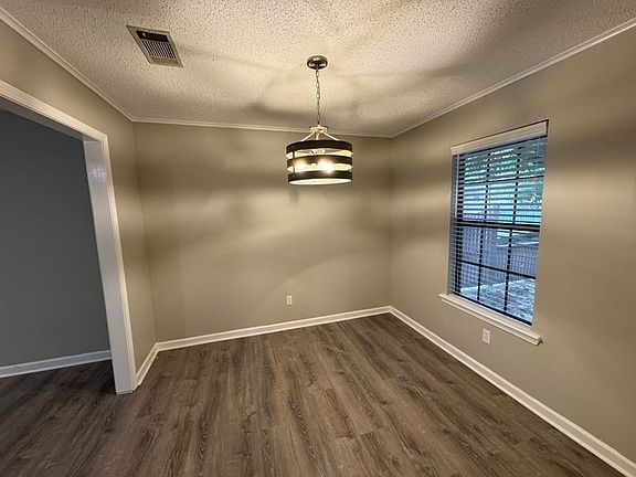 5th image of 26 Burkwood Dr
