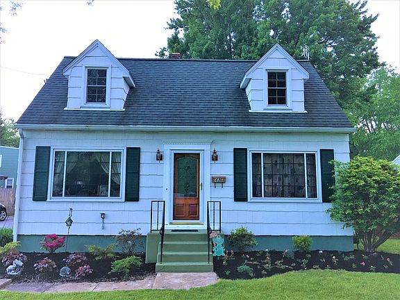 3rd image of 436 Warner Ave