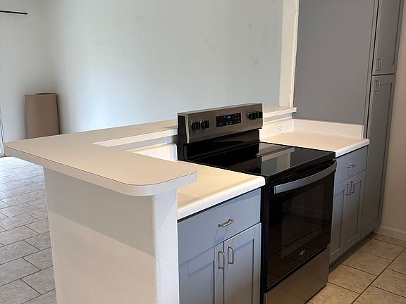 3rd image of 75-6081 Alii Dr APT K101