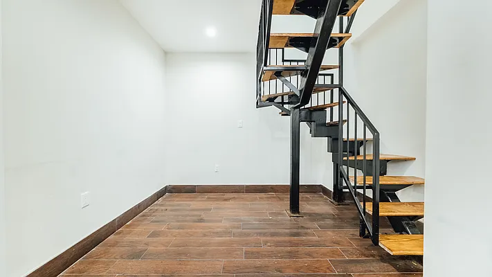 Rented by Nooklyn NYC LLC | media 49