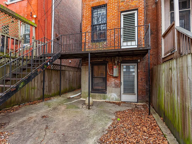 1805 Bolton St — Photo 28