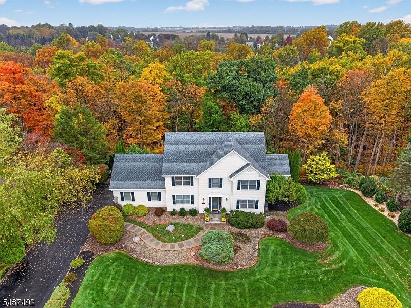 1st image of 325 Greens Ridge Rd