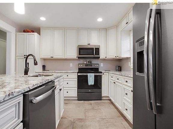 Gorgeous new BLACK STAINLESS STEEL Appliances...