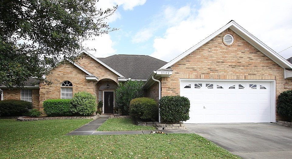 1st image of 4716 Old Oak Dr