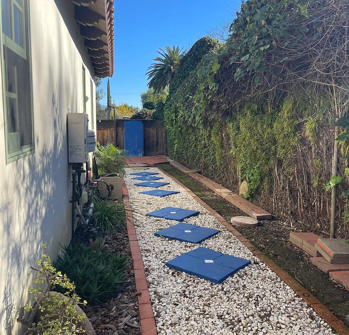 5668 Jumilla Ave — Photo 2