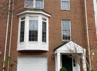 11647 Park Green Dr, Fairfax, VA 22030