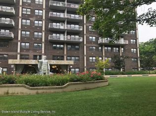 1100 Clove Rd APT 2E, Staten Island, NY 10301