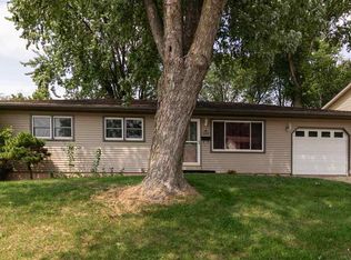 3595 Lisa Ct, Dubuque, IA 52002