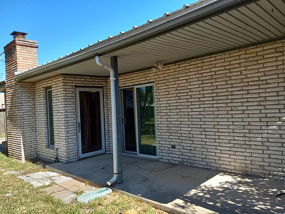 2nd image of 1103 Westcliff Dr