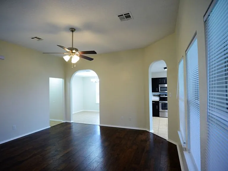 2909 Maria Dr — Photo 4