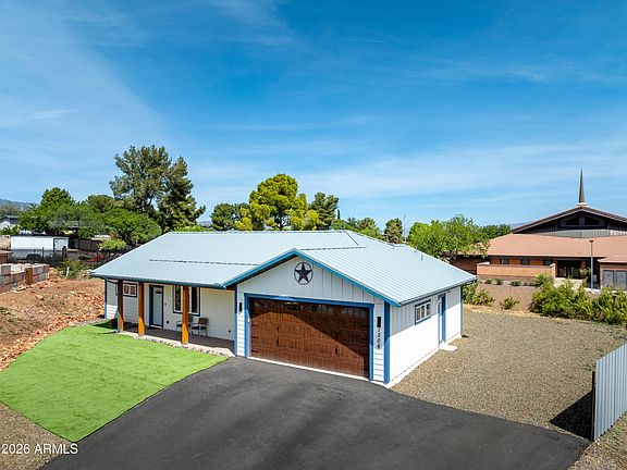 3rd image of 1506 E Sunset Cir