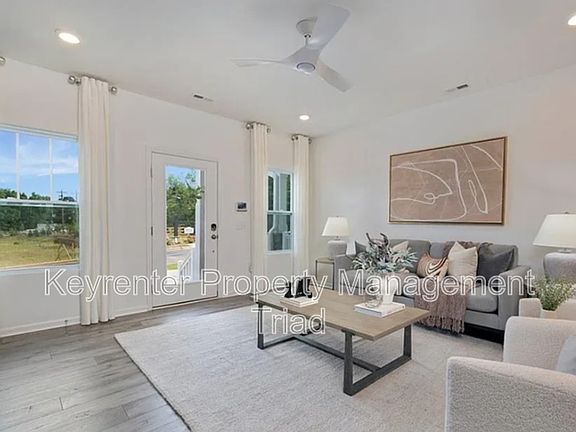 5th image of 1729 Granby Heights Dr