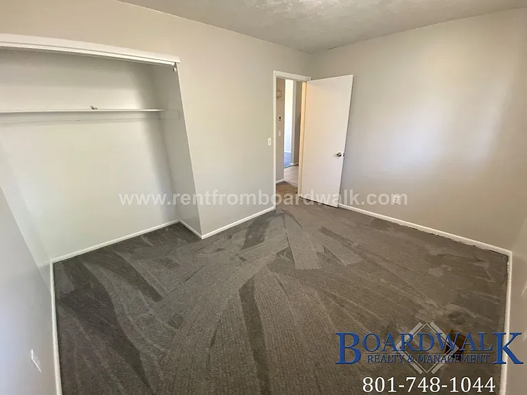 1453 W 2320 S — Photo 13