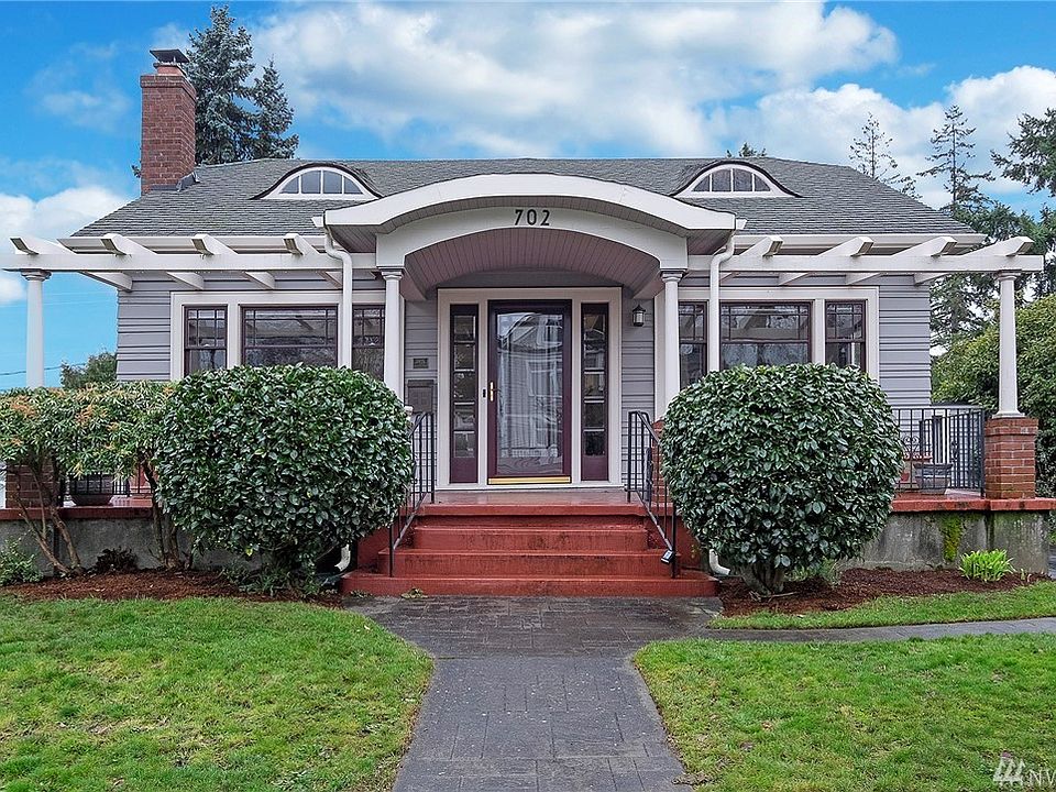 1st image of 702 N Ainsworth Ave
