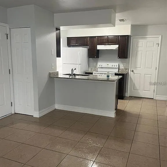 1805 Crystal Grove Dr #1805 — Photo 2