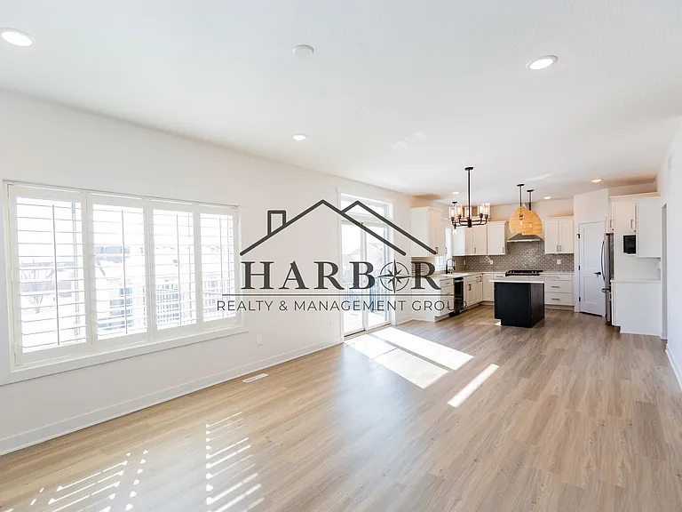 4144 Genevieve Ln NW — Photo 4