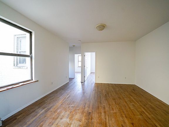 4th image of 2320 36th St APT 3F