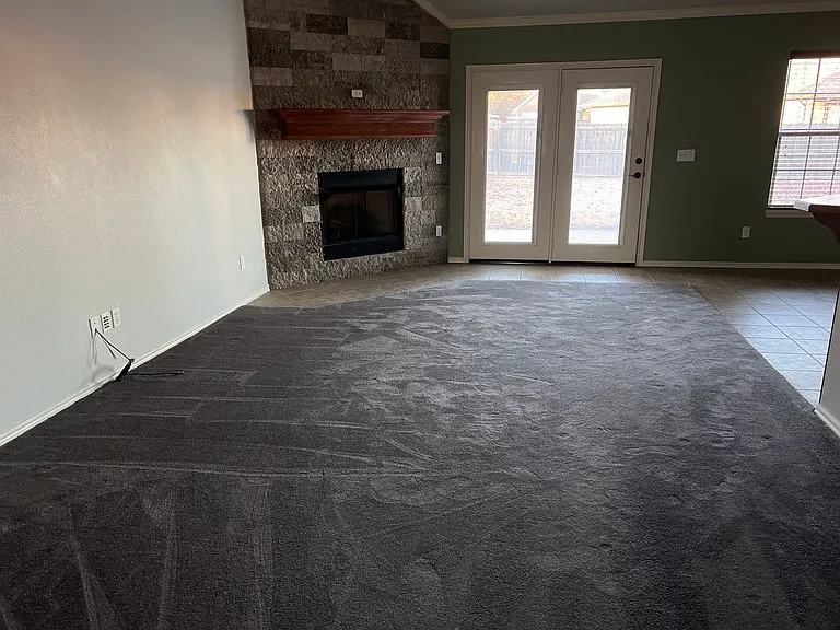 684 Meadows Cir — Photo 2